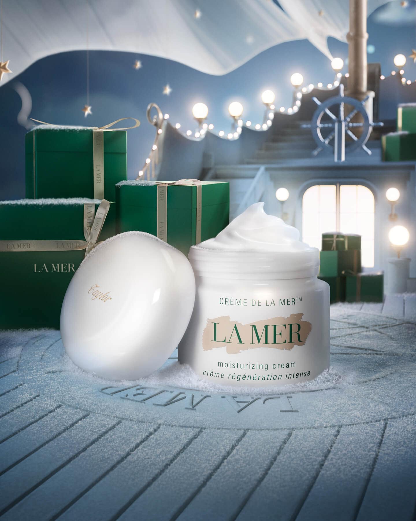  collection of four La Mer icons in an exclusive bag for a luxurious ritual of cleansing, hydration and overnight renewal with y